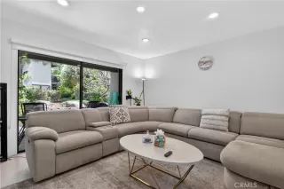 Photo #4: OC26088733 Listing 