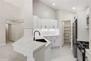 Photo #6: OC26088765 Listing 