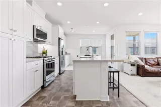 Photo #4: OC26088838 Listing 