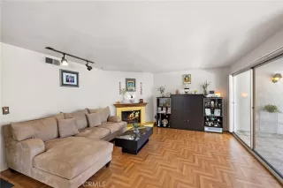 Photo #4: OC26088980 Listing 