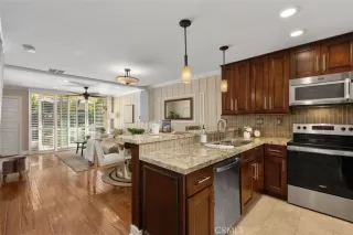 Photo #4: OC26089011 Listing 