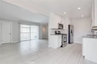 Photo #5: OC26089507 Listing