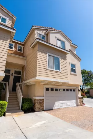 Photo #2: OC26091904 Listing 
