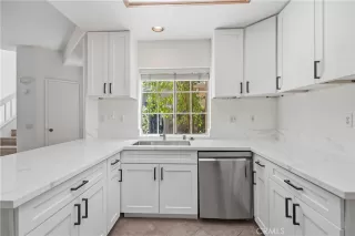 Photo #6: OC26092323 Listing 