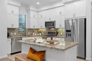 Photo #3: OC26092413 Listing 