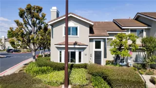 Photo #4: OC26094333 Listing