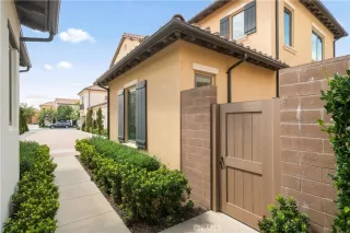 Photo #2: OC26094599 Listing 