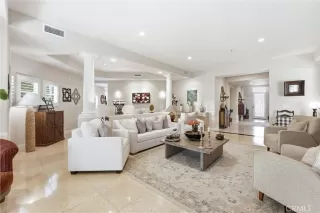 Photo #3: OC26094929 Listing 