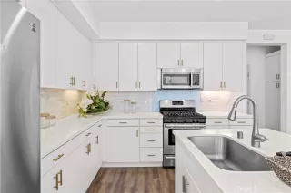 Photo #5: OC26095392 Listing