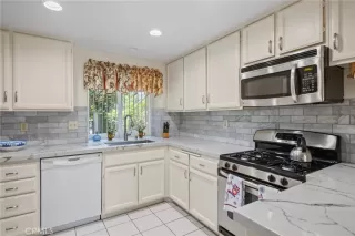 Photo #6: OC26096324 Listing 