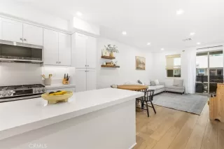 Photo #4: OC26101276 Listing 