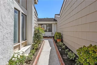 Photo #2: OC26101530 Listing 