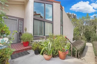 Photo #4: OC26102024 Listing 