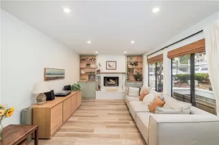 Browse active condo listings in WHITE OAK