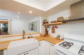 Photo #2: OC26102469 Listing