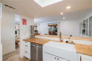 Photo #3: OC26102469 Listing