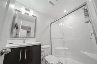 Photo #5: OC26103048 Listing 