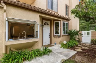 Photo #4: OC26103595 Listing