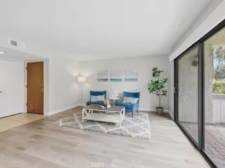 Photo #4: OC26103649 Listing
