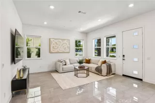 Photo #3: OC26104366 Listing 