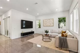 Photo #4: OC26104366 Listing 