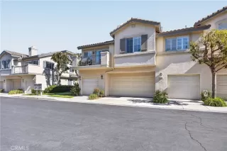 Photo #1: OC26104792 Listing