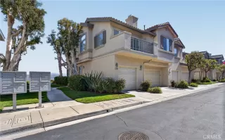 Photo #2: OC26104792 Listing