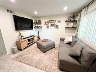 Photo #4: OC26104994 Listing 