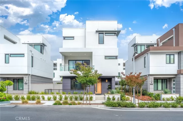 MLS: OC26105376 Condo For Sale
