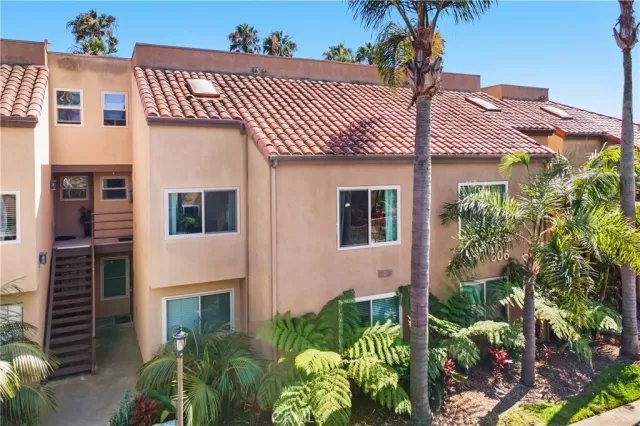 MLS: OC26106298 Condo For Sale