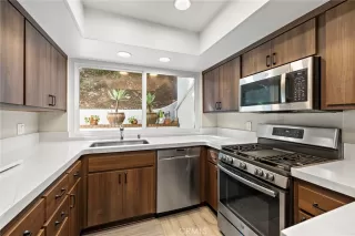 Photo #4: OC26106392 Listing 