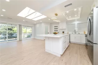 Photo #5: OC26106904 Listing