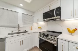 Photo #6: OC26106904 Listing