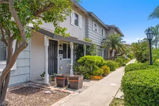 Photo #2: OC26107580 Listing 