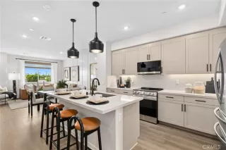 Photo #4: OC26108697 Listing
