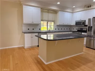 Photo #5: OC26108885 Listing 