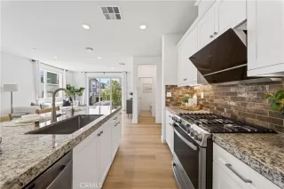 Photo #6: OC26110092 Listing 