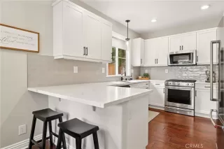 Photo #3: OC26110163 Listing