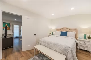 Photo #5: OC26110430 Listing 