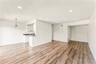 Photo #2: OC26110940 Listing 