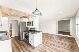 Photo #4: OC26110940 Listing 