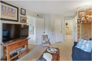 Photo #5: OC26111055 Listing
