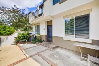 Photo #2: OC26111089 Listing