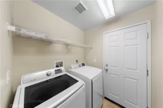 Photo #4: OC26111452 Listing