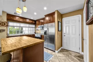 Photo #6: OC26112468 Listing