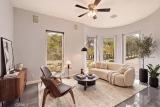 Photo #4: OC26112640 Listing