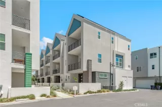 Photo #2: OC26113038 Listing 