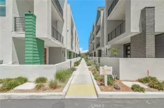 Photo #3: OC26113038 Listing 