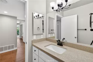 Photo #5: OC26113048 Listing 