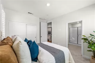 Photo #5: OC26113050 Listing 